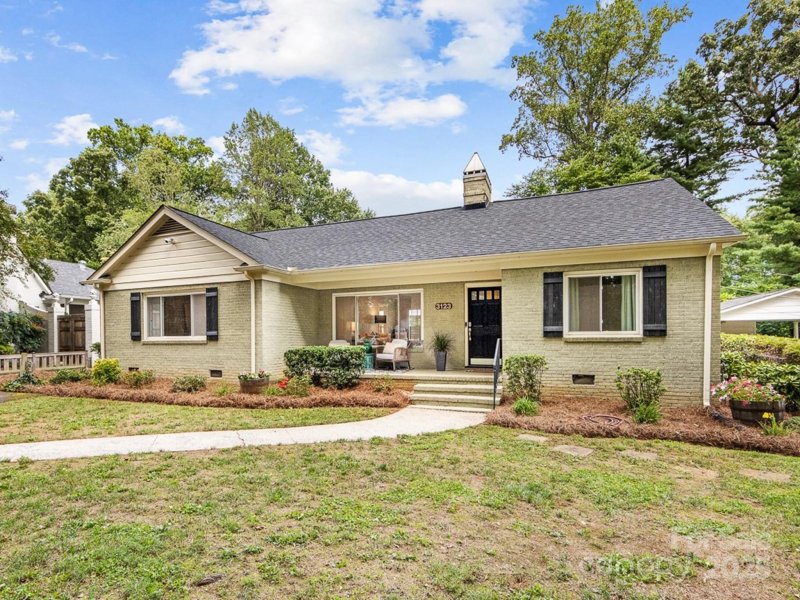 Property image 2 at 3123 Country Club Drive, Charlotte, NC 28205