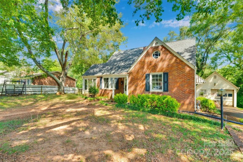 Property image 2 of 409 Gold Street in Woodside, Shelby, NC 28150