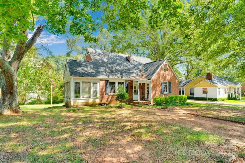 Property image 3 of 409 Gold Street in Woodside, Shelby, NC 28150