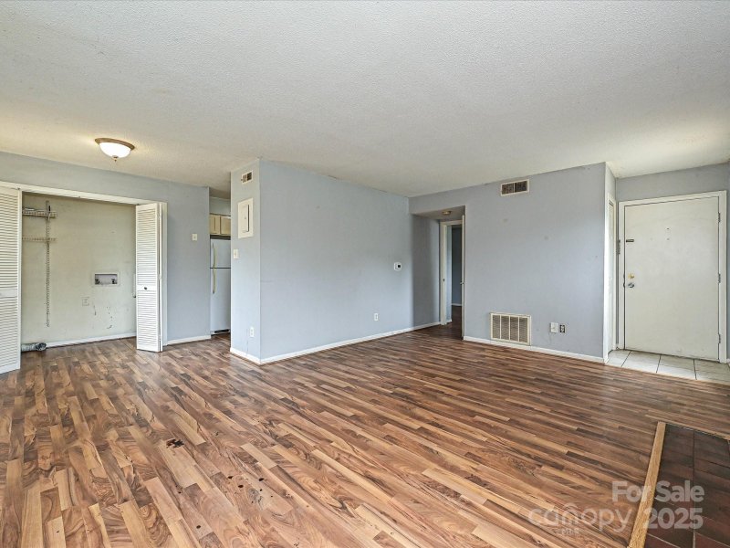 Property image 5 of 6148 Heath Ridge Court in Heathstead, Charlotte, NC 28210