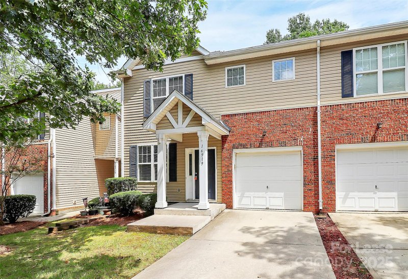 16919 Commons Creek Drive