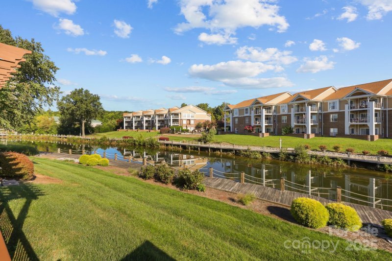 Property image 3 of 18405 Harborside Drive in Harborside Townhomes, Cornelius, NC 28031