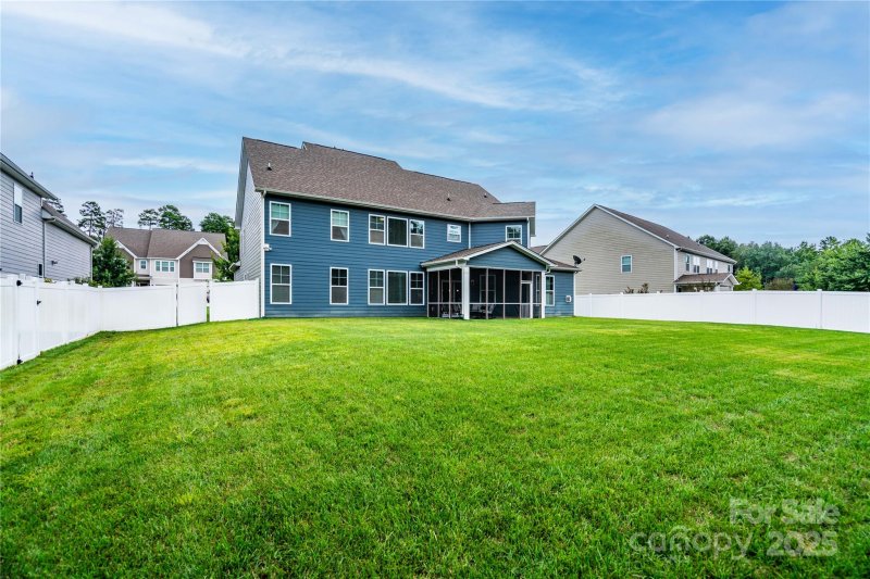 Property image 2 of 7052 Barnstone Court in Covington at Lake Norman, Denver, NC 28037