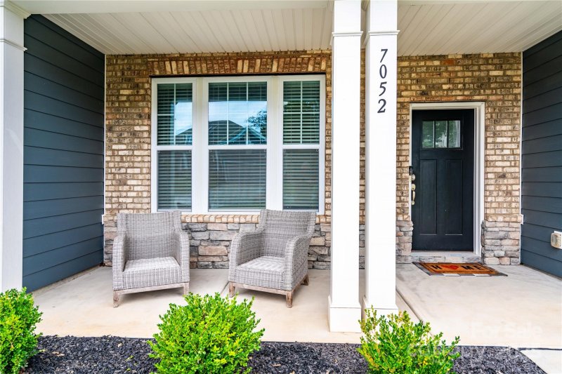 Property image 4 of 7052 Barnstone Court in Covington at Lake Norman, Denver, NC 28037