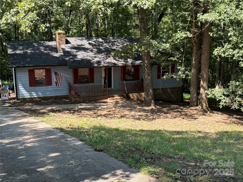 Amy Acres, Gastonia Community