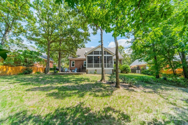 Property image 4 at 1932 Millbrook Lane, Matthews, NC 28104