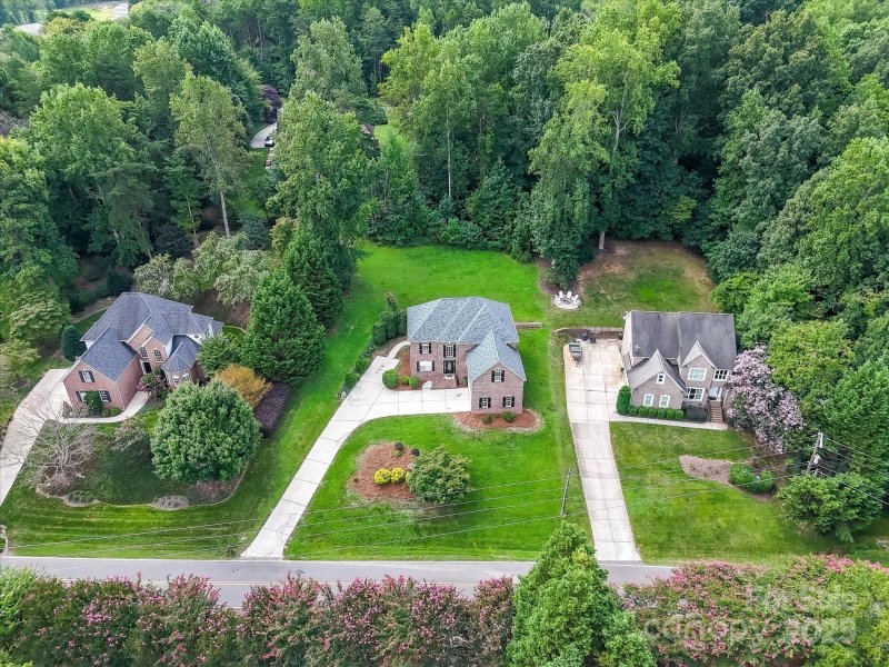 Property image 2 at 131 Normandy Road, Mooresville, NC 28117