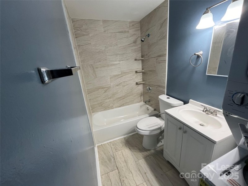 Property image 2 of 2619 Dundeen Street in Washington Heights, Charlotte, NC 28216