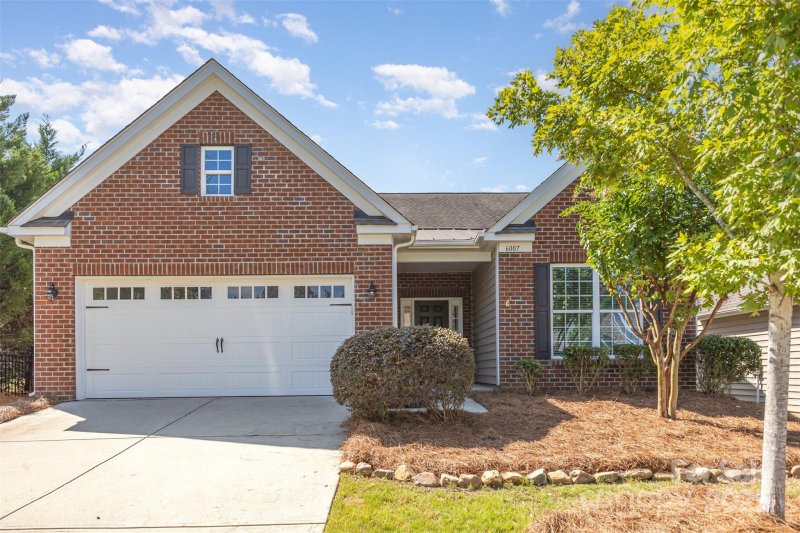 Property image 2 of 6007 Edinburgh Lane in Carolina Reserve, Fort Mill, SC 29707