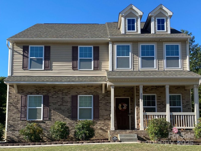 Ellis Pond, Rock Hill Community