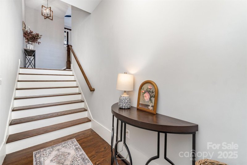 Property image 3 of 2934 Hillside Springs Drive in Myers Park, Charlotte, NC 28209