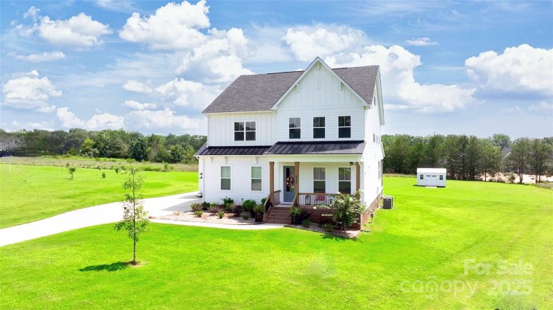 Property image 2 of 623 Plowshare Way in Edmunds Farm, Clover, SC 29710