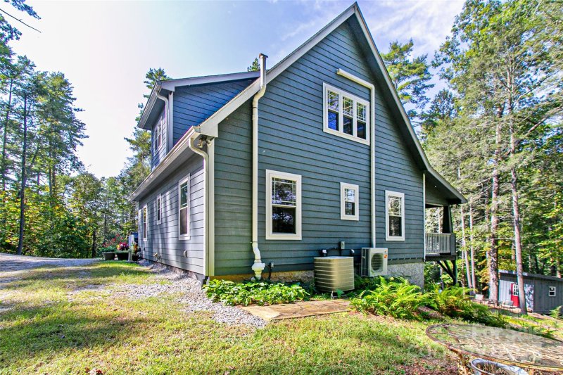 Property image 3 of 940 Rich Mountain Road in River Ridge, Flat Rock, NC 28731