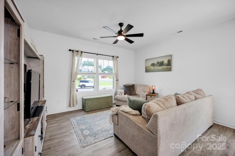 Property image 3 of 126 Dyssa Loop in Marthas Ridge, Statesville, NC 28625