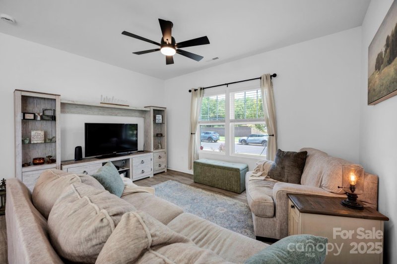 Property image 5 of 126 Dyssa Loop in Marthas Ridge, Statesville, NC 28625