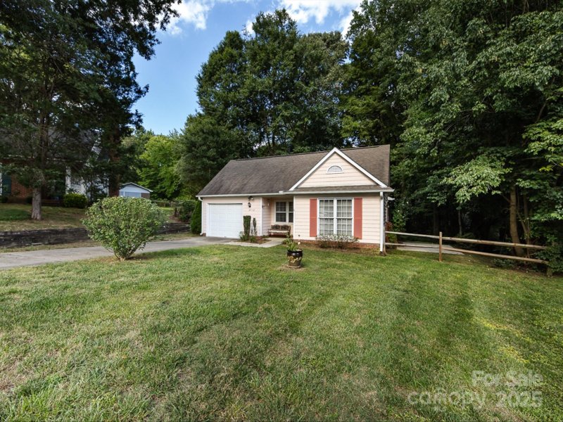 Old Oaks, Charlotte Community