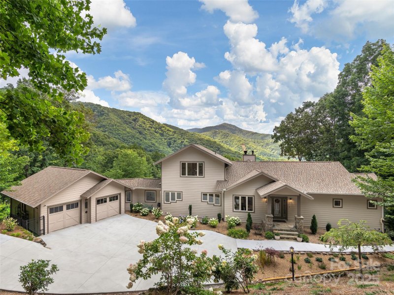 Crestview Pointe, Waynesville Community