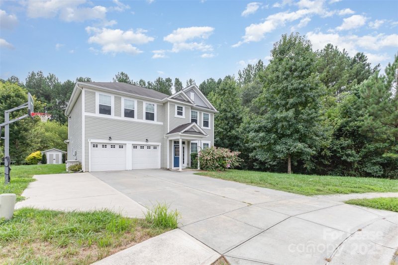 Property image 2 at 605 Planters Way, Mount Holly, NC 28120