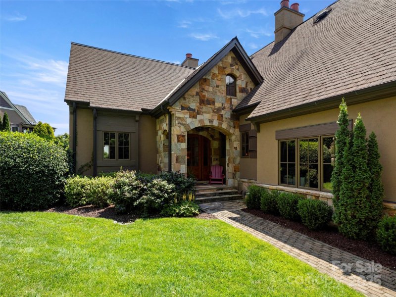 Property image 4 of 12 Windelsham Way in The Cliffs at Walnut Cove, Arden, NC 28704