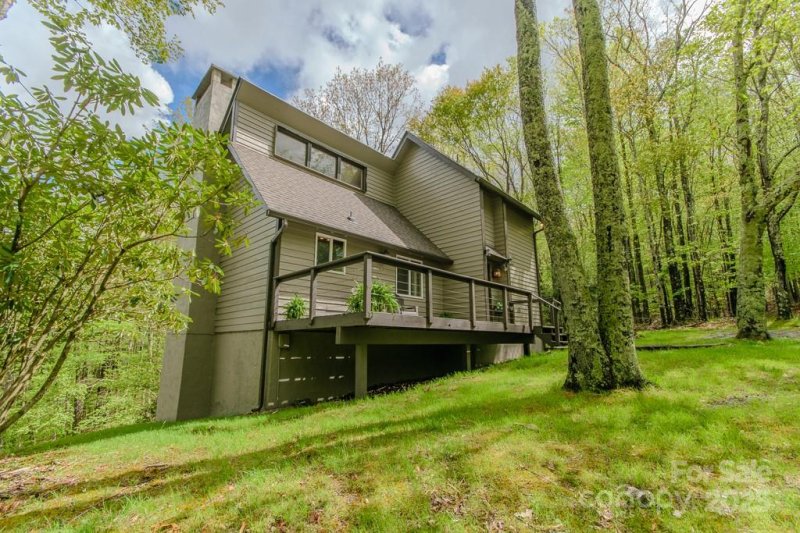 Property image 3 at 114 Locust Ridge Road, Beech Mountain, NC 28604