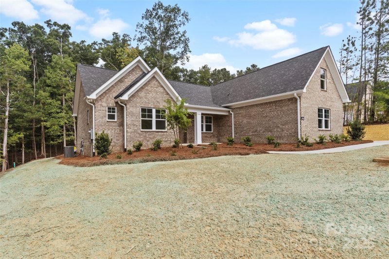 Property image 2 of 1028 Lyndon Drive in College Place, Lancaster, SC 29720