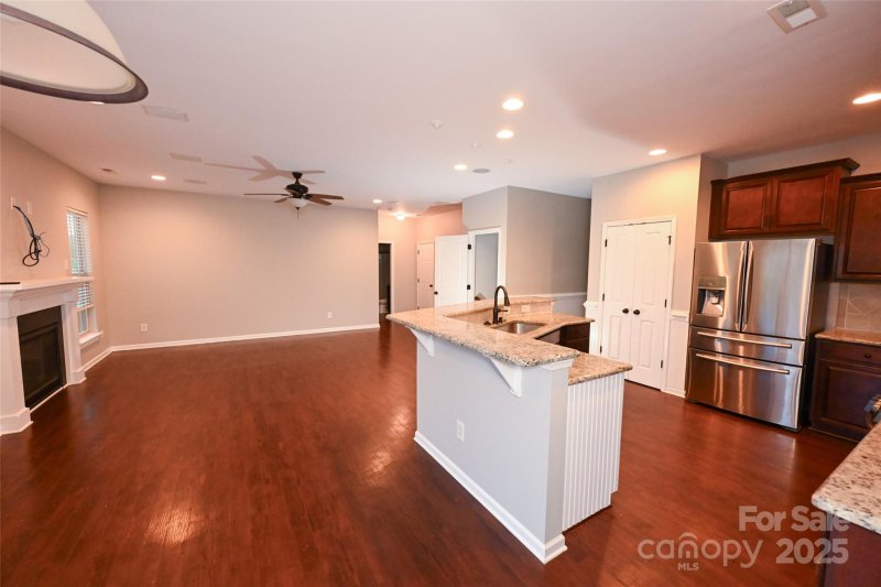 Property image 4 of 422 Almora Loop in Curtis Pond, Mooresville, NC 28115