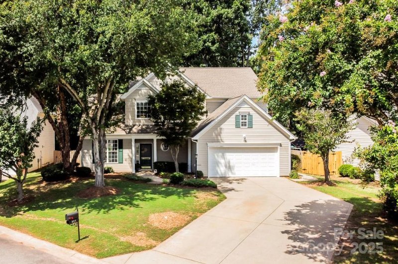 Property image 2 at 221 Glenmoor Court, Concord, NC 28027