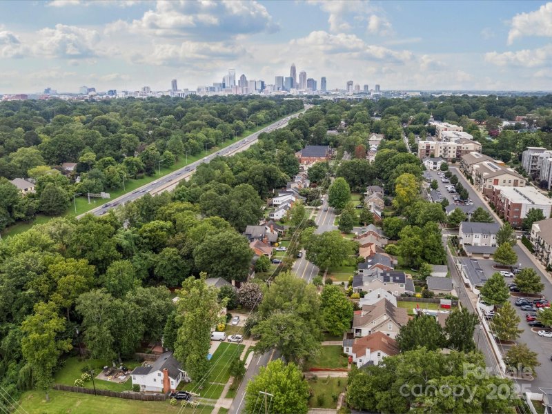 Property image 3 of 2629 Commonwealth Avenue in Commonwealth, Charlotte, NC 28205