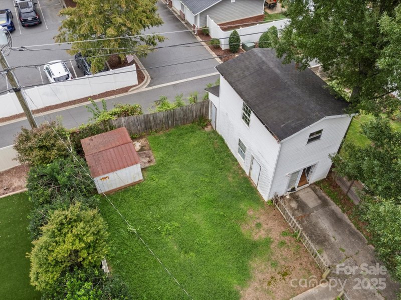 Property image 5 of 2629 Commonwealth Avenue in Commonwealth, Charlotte, NC 28205