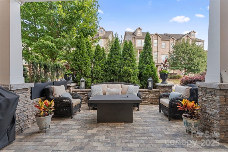 Property image 4 of 748 Amalfi Drive in Davidson Bay, Davidson, NC 28036