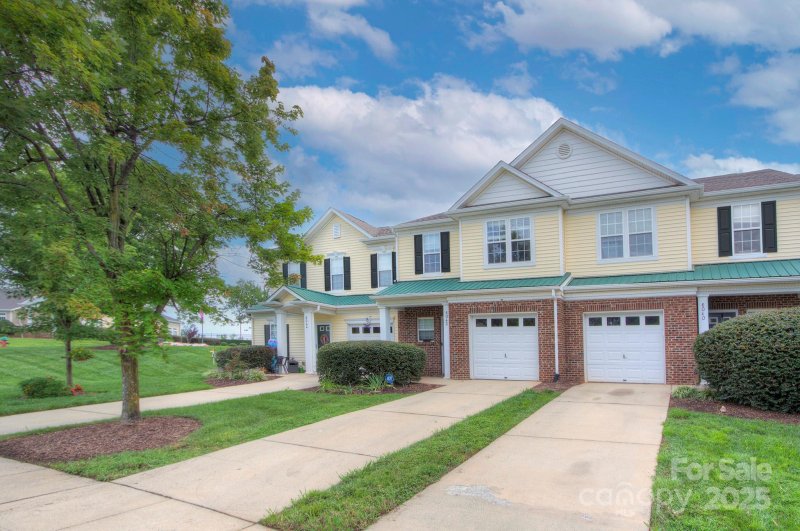 Property image 2 of 6042 Black Heath Drive in Arlington, Fort Mill, SC 29707