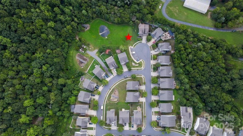 Property image 5 of 10329 Killogrin Way in Parkway Crossing, Pineville, NC 28134