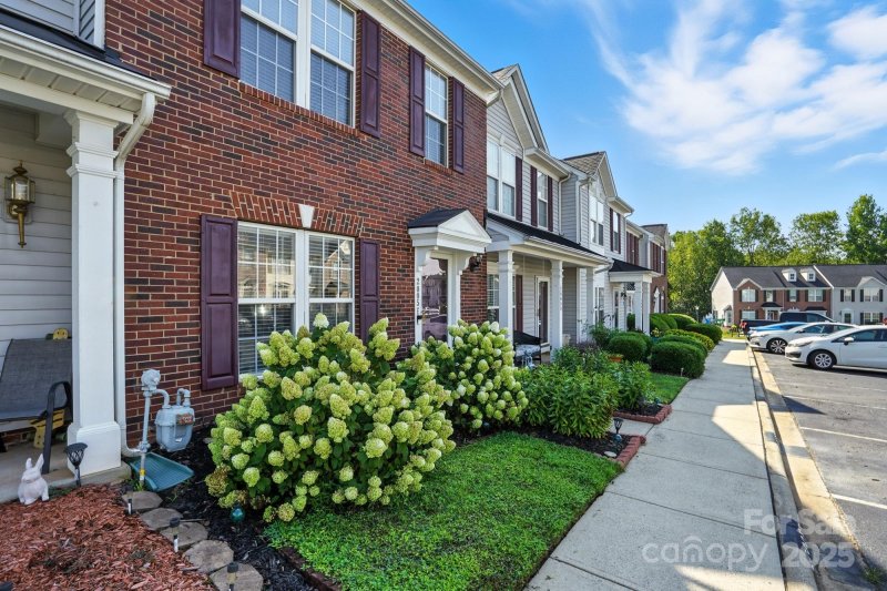 Property image 2 of 2005 Cramerton Village Drive in Cramerton Village, Cramerton, NC 28032