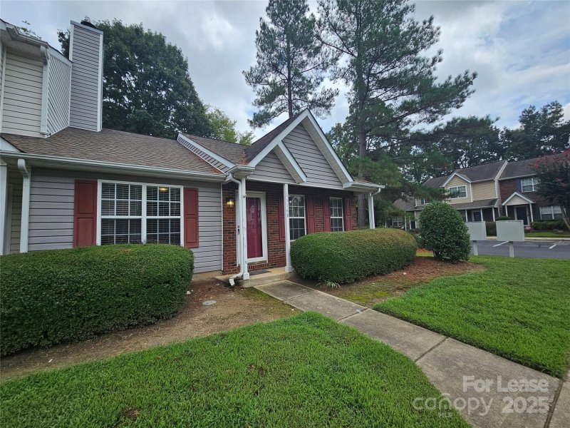 11148 Whitlock Crossing Court