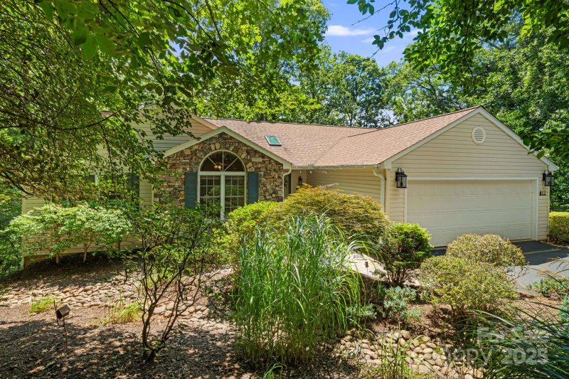 Property image 3 of 12 New Cross South in Eastmoor, Asheville, NC 28805