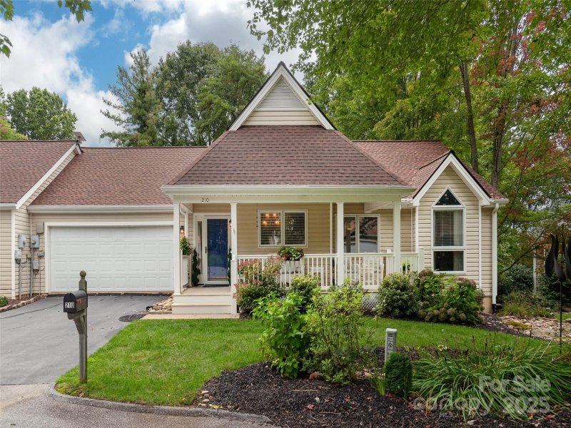 Property image 2 of 210 Black Oak Lane in Carriage Park, Hendersonville, NC 28791