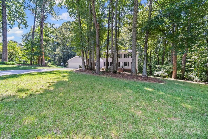 Property image 3 at 301 Woodbriar Trail, Gastonia, NC 28056