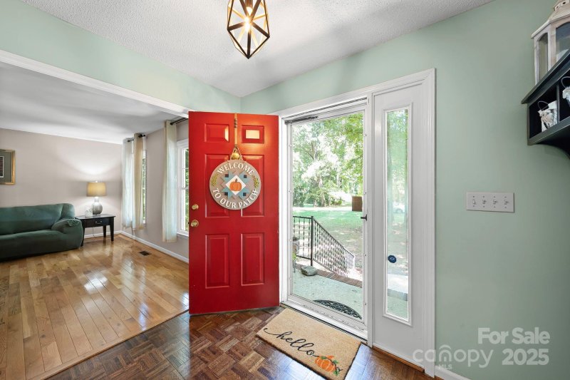 Property image 4 at 301 Woodbriar Trail, Gastonia, NC 28056