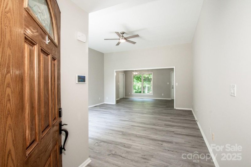 Property image 5 of 152 Kingfisher Drive in Whippoorwill Woods, Mooresville, NC 28117