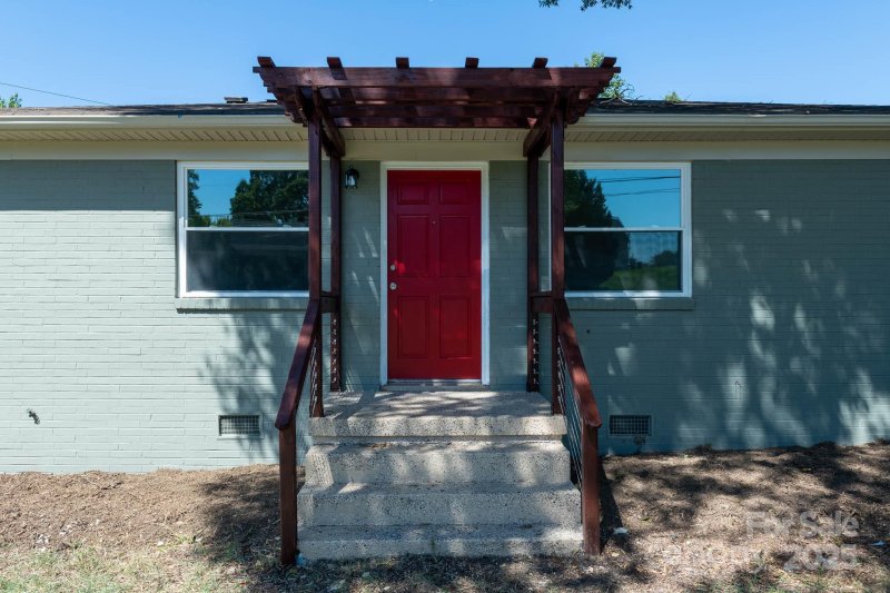 Property image 4 of 108 S Little Texas Road in Dixie Park, Kannapolis, NC 28083