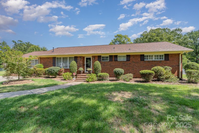 Property image 4 of 1901 Little Rock Road in Watauga Village, Charlotte, NC 28214