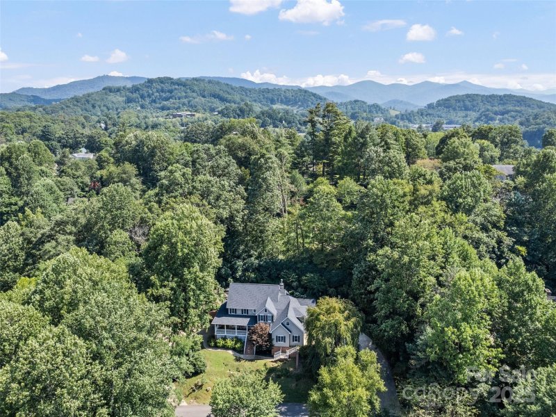 Property image 4 of 40 Panda Trail in Foxfire Estates, Waynesville, NC 28785