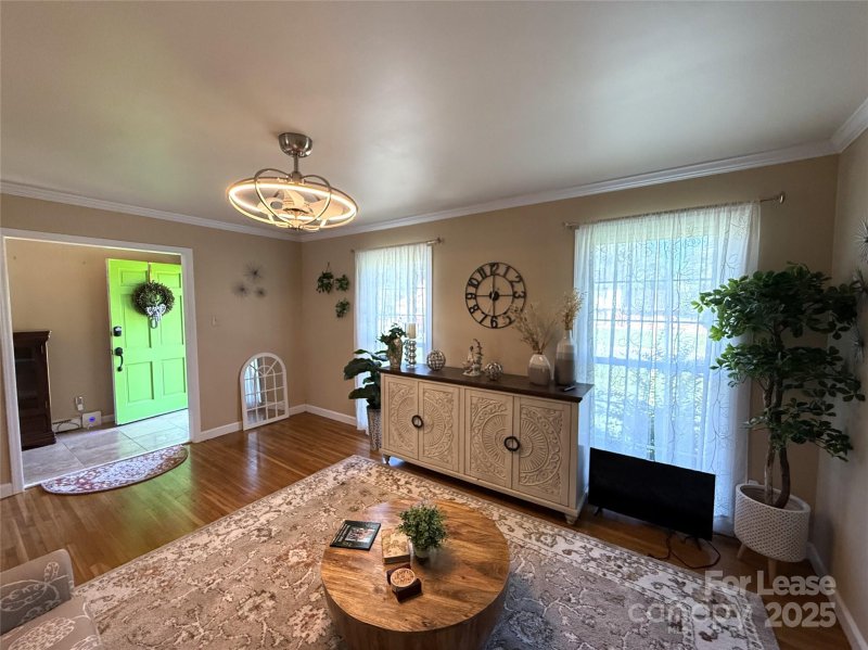 Property image 3 of 6030 Craftsbury Drive in Hampshire Hills, Charlotte, NC 28215