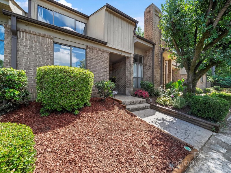 Property image 3 at 8041 Charter Oak Lane, Charlotte, NC 28226