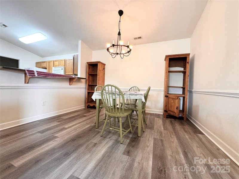 Property image 5 of 10626 Hill Point Court in Hyde Park, Charlotte, NC 28262