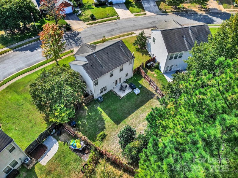 Property image 3 of 10541 Haddington Drive in Highland Creek, Charlotte, NC 28269