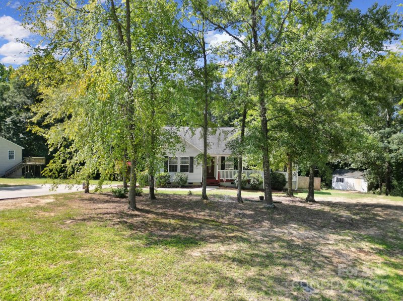 Property image 2 of 2540 Heather Lane in Green Acres, Lancaster, SC 29720