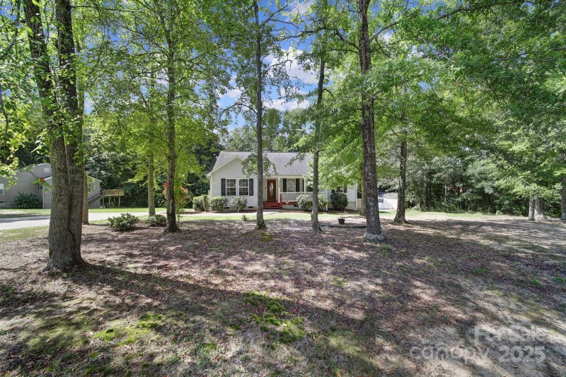 Property image 3 of 2540 Heather Lane in Green Acres, Lancaster, SC 29720