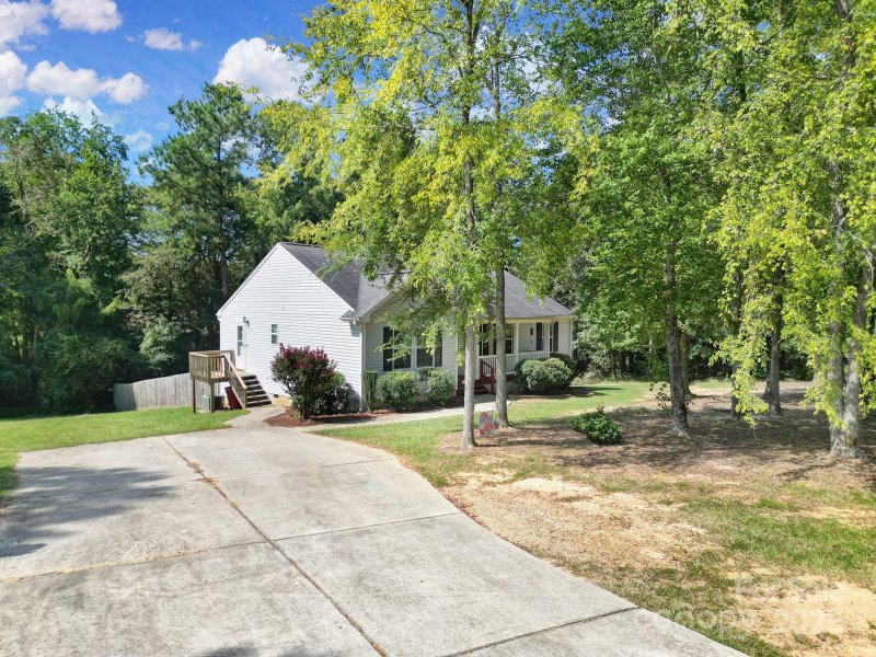 Property image 5 of 2540 Heather Lane in Green Acres, Lancaster, SC 29720