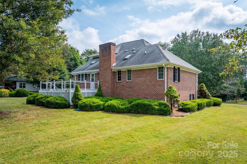 Property image 4 at 1013 Turnberry Street, Lenoir, NC 28645